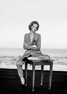 Giorgio_Armani-New_Normal-2016-Campaign-09_Eva_Herzigova-by-Peter_Lindbergh.thumb.jpg.84792aa062ba7f1a736c7efeb732c979.jpg