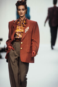 HanaeMori1992FW7.thumb.jpg.35bdc8de0880fd7b8533e9f1a903edb3.jpg