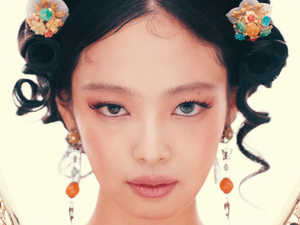 JENNIE - ZEN (RUBY ALBUM MARCH 7) [cXmYNmQ4BuM].webm_snapshot_00.25.425.png