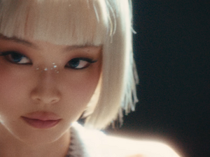 JENNIE - ZEN (RUBY ALBUM MARCH 7) [cXmYNmQ4BuM].webm_snapshot_01.25.157.png