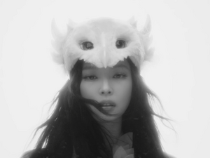 JENNIE - ZEN (RUBY ALBUM MARCH 7) [cXmYNmQ4BuM].webm_snapshot_01.25.743.png