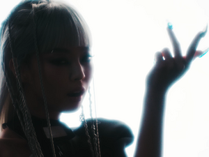 JENNIE - ZEN (RUBY ALBUM MARCH 7) [cXmYNmQ4BuM].webm_snapshot_02.15.403.png