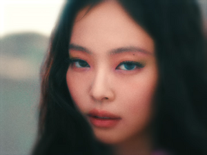 JENNIE - ZEN (RUBY ALBUM MARCH 7) [cXmYNmQ4BuM].webm_snapshot_02.49.995.png