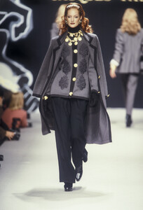 JacquesFath1993FW5.thumb.jpg.7bc50f778c10a05def86d01a0d2b43c1.jpg