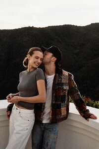 Josephine Skriver - Architectural Digest [2024.06.28] Serene Pacific Palisades Family Oasis 1.jpg