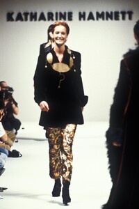 KatherineHamnett1993FW13.thumb.jpg.9ebd89933e1a40a0942d5cbe2e7bab31.jpg