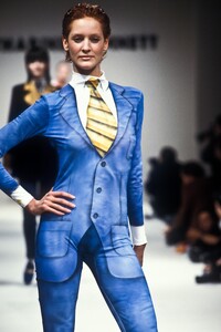KatherineHamnett1993FW22.thumb.jpg.cebfa02b1c6726a9ab9101dd96ef2611.jpg