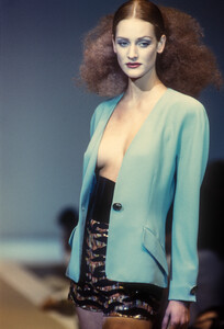 Krizia1993SS5.thumb.jpg.764e76feb90ddf48687211cfbeb4c9e5.jpg