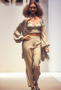 Krizia1993SS8.thumb.jpg.9e8eceac0451f31bcdaeb45f9aa91223.jpg