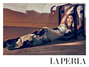 LaPerla-Spring-Summer-2017-Kendall-Jenner-by-Steven-Klein-04.thumb.jpg.76f21caa01c2ce40a257339d8cd29d80.jpg