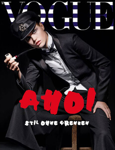 Lagerfeld_Vogue_Germany_May_2018_Cover_02.thumb.jpg.1315197ad12ce6728b194cbdf4b0fc18.jpg