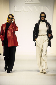 Lanvin1993SS3.thumb.jpg.4f762d9a4f228578b06a060f595f8095.jpg