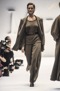 MaxMara1993FW11.thumb.jpg.b60d6f0470272fe47f43d1fb9ddc6885.jpg