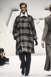 MaxMara1993FW3.thumb.jpg.68aeacbd8bfe71c1d18913977a01cbdb.jpg