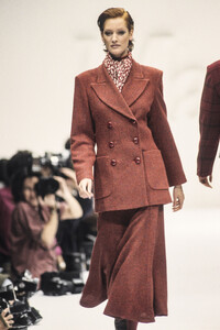 MaxMara1993FW7.thumb.jpg.8b970266617856633377025414632a64.jpg