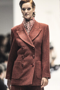 MaxMara1993FW8.thumb.jpg.581c7a1cac9ef826962019c0096b9c34.jpg