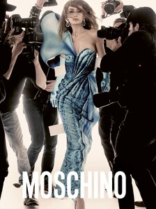 Moschino-Spring-Summer-2017-Bella-Gigi-Hadid-by-Steven-Meisel-02.thumb.jpg.e3fc7f8a1433eecdfdb7e9efca34769d.jpg