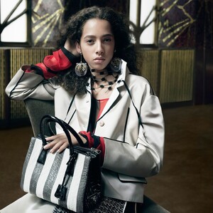 Prada-Spring_Summer_2016-06-Yasmin_Wijnaldum-by-Steven_Meisel.thumb.jpg.2c2c07ef224f73aab4a5b437771b9df5.jpg