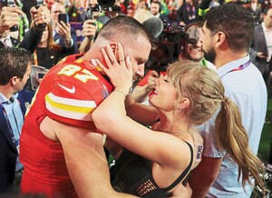 Taylor Swift - Star [2025.01.06] 3.jpg