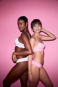 Victorias-Secret-2025-Valentines-Day-Mayowa-Taylor-Dream-Angels-Demi-Bras-Panties-2.jpg