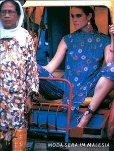 Vogue Italia April 1982 (2) 083.jpg