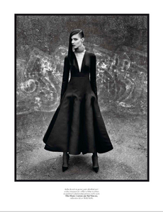 Vogue_Paris_Septembre_2012-357.thumb.png.8e9a333101e79764080ee0b0c36e2041.png