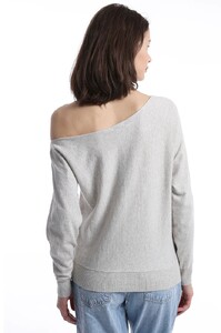 YR6807-052Lththrgreycttncashofftheshouldertopb.jpg