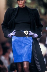 Yves Saint Laurent 1988 Haute Couture FW 9.jpg