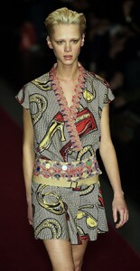 bakhmatO s02moschino-bllarg-1.jpg