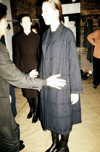 calvinkleinfw1998backstage2.thumb.jpg.5d40479346b20b325a47d912e0fa9dd4.jpg