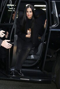 demi-moore-attends-the-substance-screening-with-pilaf-12.04.2024-1.jpg