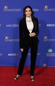 demi-moore-s-ageless-elegance-at-palm-springs-film-festival-4.jpg