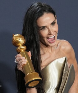 demi-moore-wins-best-actress-at-golden-globes-2025-5.jpg