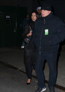 dua-lipa-spotted-in-black-ensemble-in-nyc-12.13.2024-2.jpg