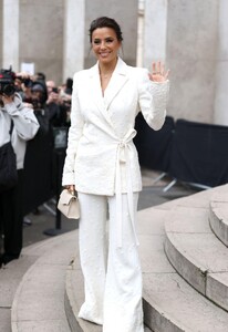 eva-longoria-attends-elie-saab-haute-couture-ss25-show-in-paris-5.jpg