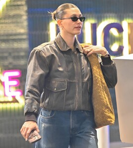 hailey-bieber-elevates-casual-style-with-bottega-veneta-and-rhode-beauty-for-la-date-night-1.jpg