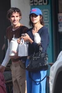 kaia-gerber-spotted-leaving-gym-in-los-angeles-12.14.2024-1.jpg