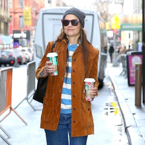 kate-holmes-spotted-enjoying-coffee-in-nyc-12.29.2024-0.jpg