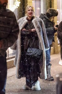 kate-hudson-spends-quality-time-with-family-in-aspen-12.27.2024-3.jpg