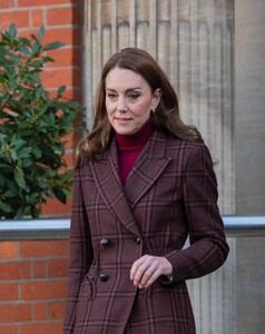 kate-middleton-s-stylish-return-a-royal-fashion-statement-1.jpg