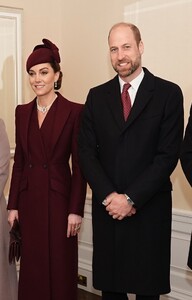 kate-middleton-welcomes-amir-of-qatar-12.03.2024-14.jpg