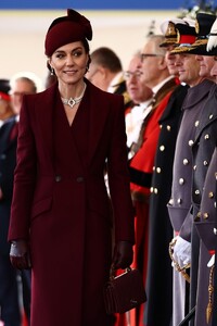kate-middleton-welcomes-amir-of-qatar-12.03.2024-15.jpg