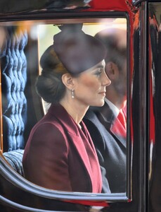 kate-middleton-welcomes-amir-of-qatar-12.03.2024-5.jpg