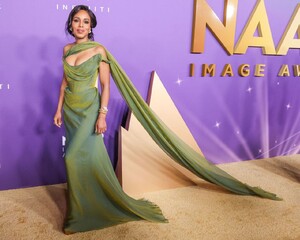 kerry-washington-at-naacp-awards-in-los-angeles-03-16-2024-0.jpg