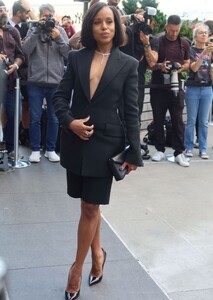 kerry-washington-at-the-michael-kors-fashion-show-in-new-york-09-10-2024-2.jpg