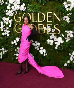 kerry-washington-stuns-in-hot-pink-balenciaga-drama-at-golden-globes-2025-4.jpg