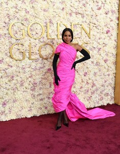 kerry-washington-stuns-in-hot-pink-balenciaga-drama-at-golden-globes-2025-6.jpg