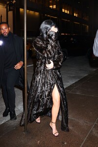 kylie-jenner-at-snl-afterparty-01.25.2025-2.jpg