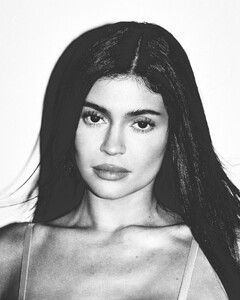 kylie-jenner-unveils-stunning-powder-foundation-campaign-for-kylie-cosmetics-2024-2.jpg