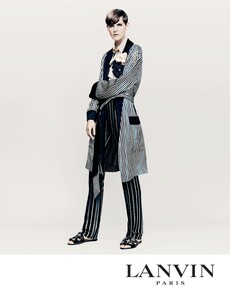 lanvin-spring-summer-2017-stella-tennant-by-paolo-roversi-01.thumb.jpg.4a224d9966d17707e885917d0eb5e68f.jpg